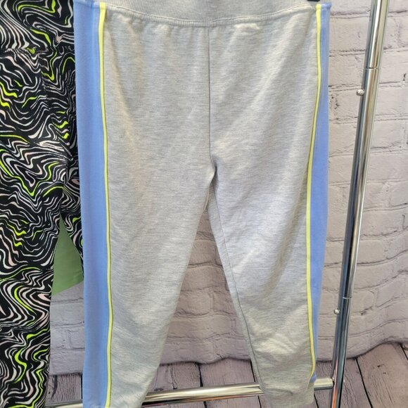 Bundle Girls Small Tops and Bottoms - Picture 3 of 11